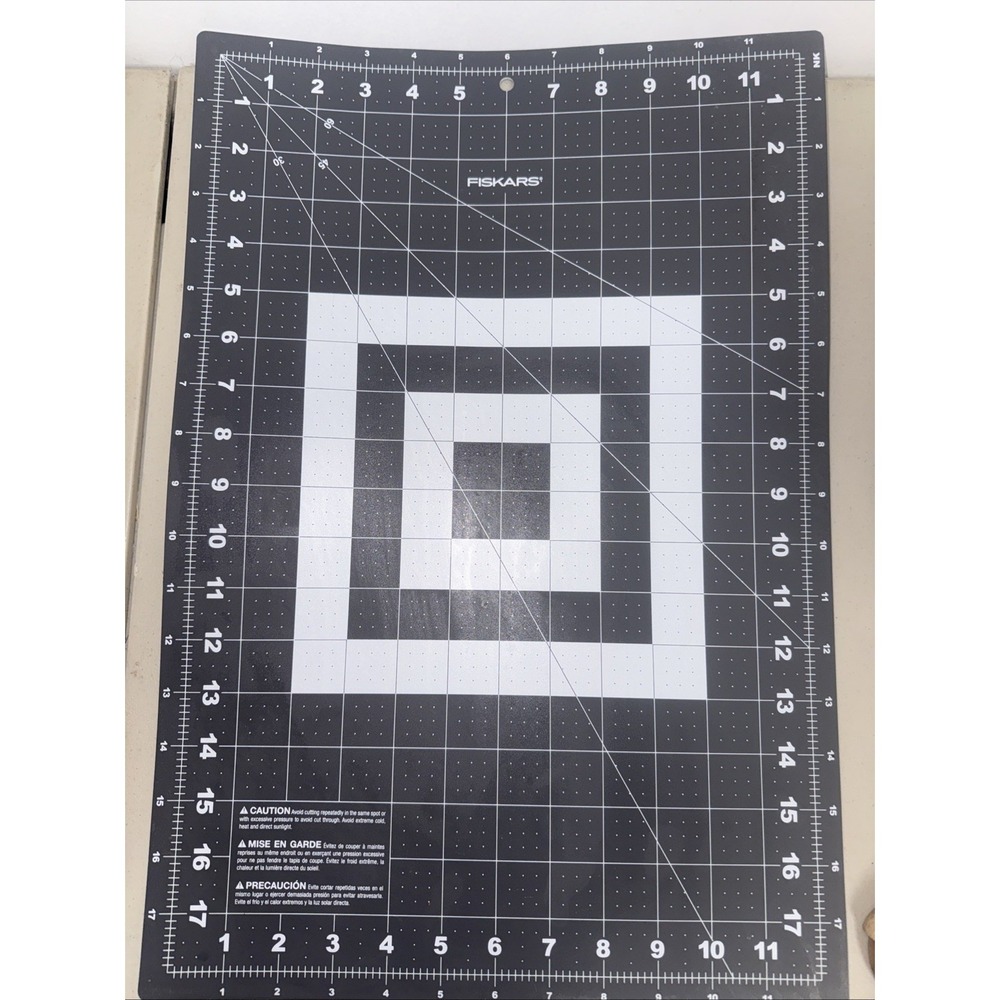 Fiskars Cutting Mat 12x18 Self-Healing for Rotary Cutters Hobby Knives